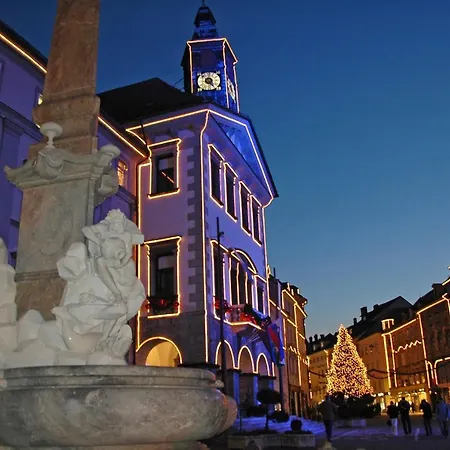 Hugo's House Tatil Evi Rakitna