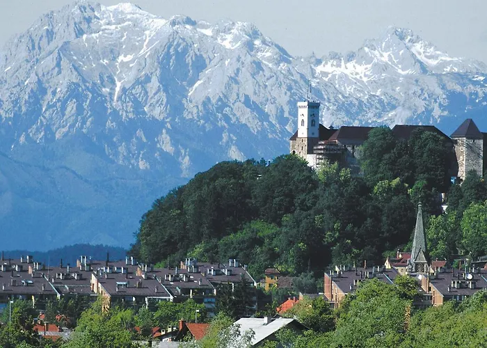 Hugo's House Feriehus Rakitna